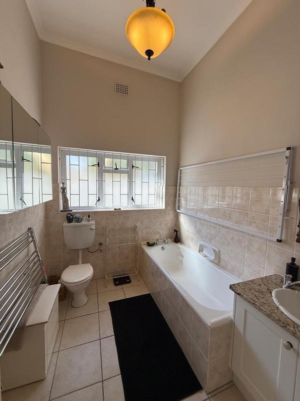 2 Bedroom Property for Sale in Harfield Village Western Cape